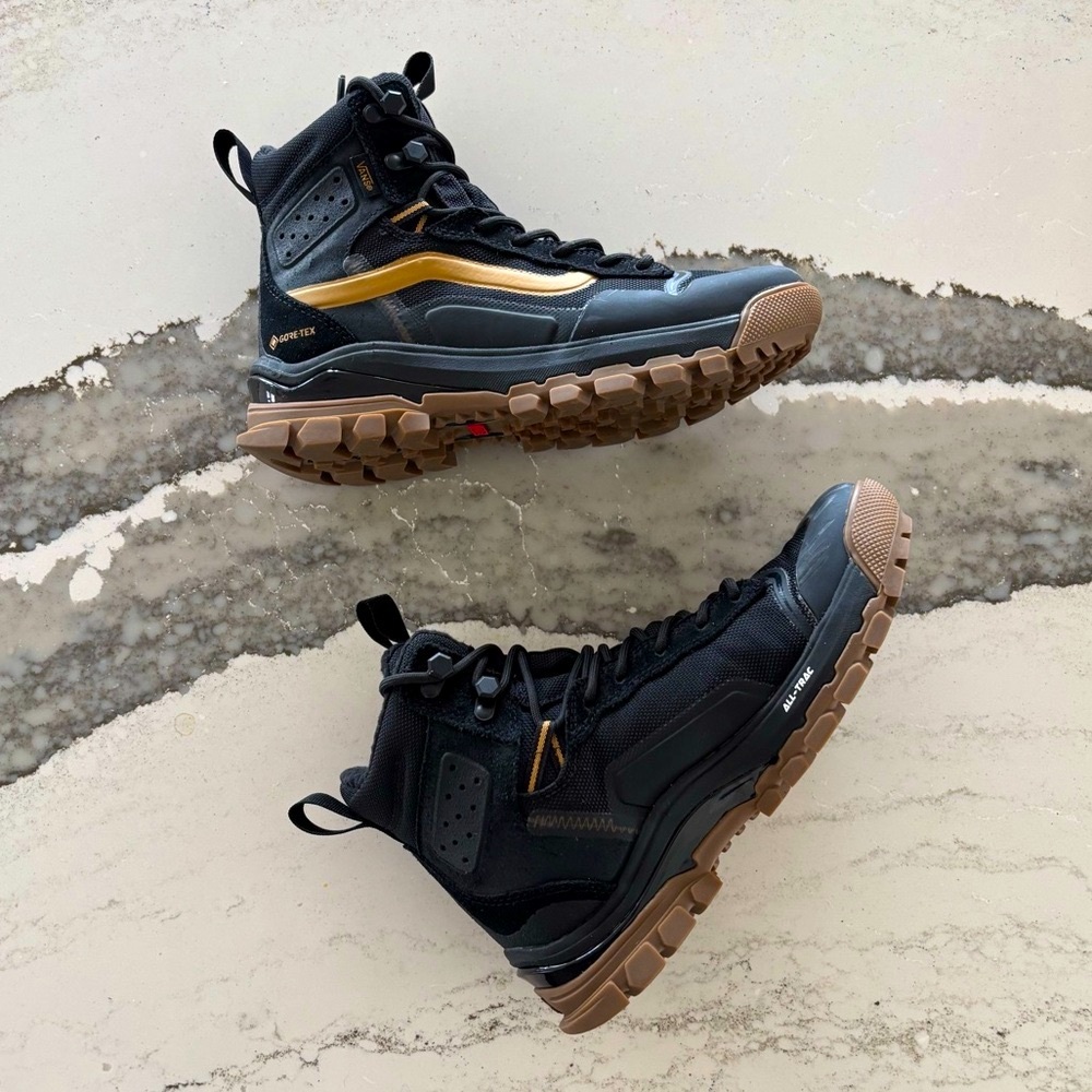 RARE Vans Ultrarange EXO Hi GORE-TEX MTE-3 Boot
Black Gold High-Top Sneakerboots - Picture 5 of 16